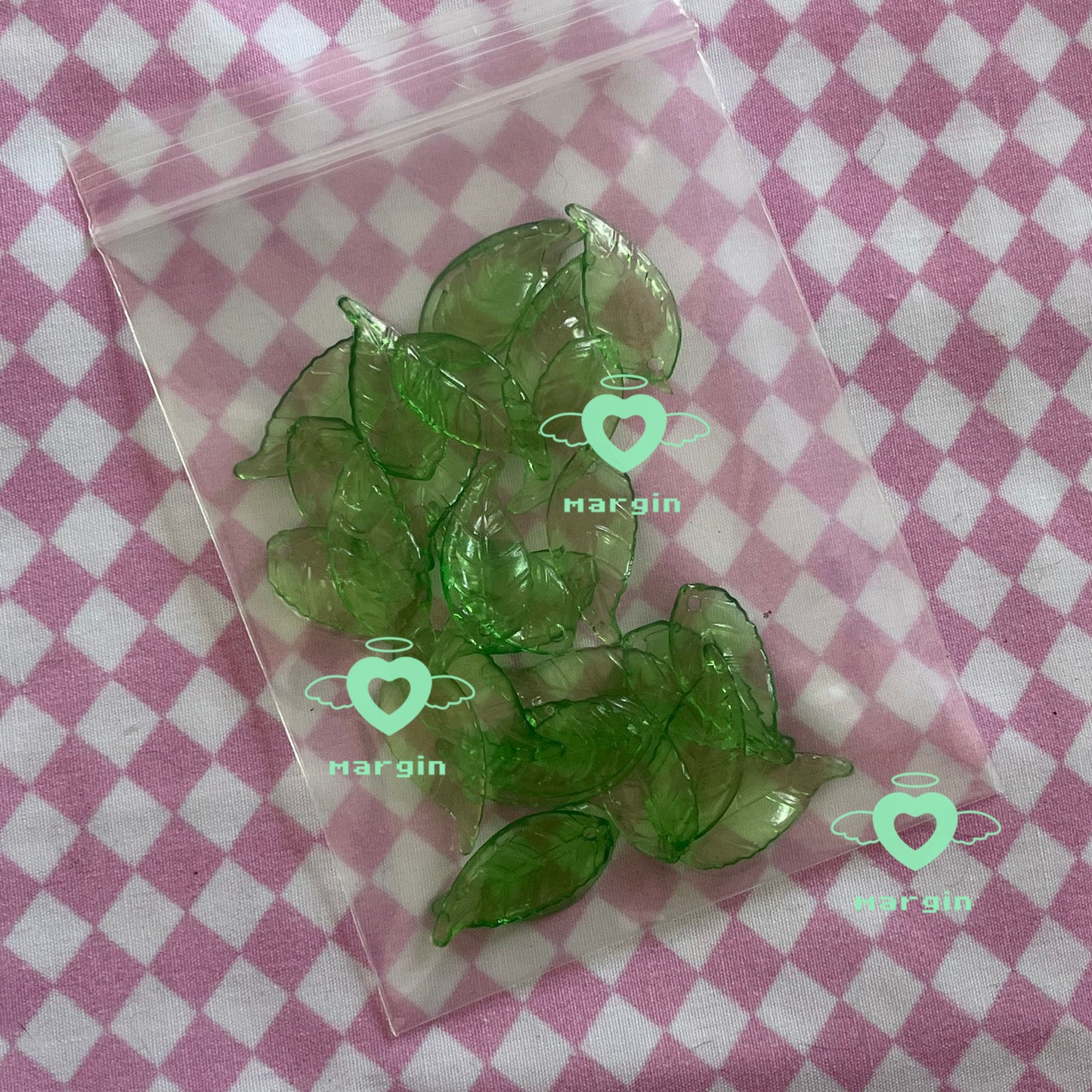 O01 leaf beads